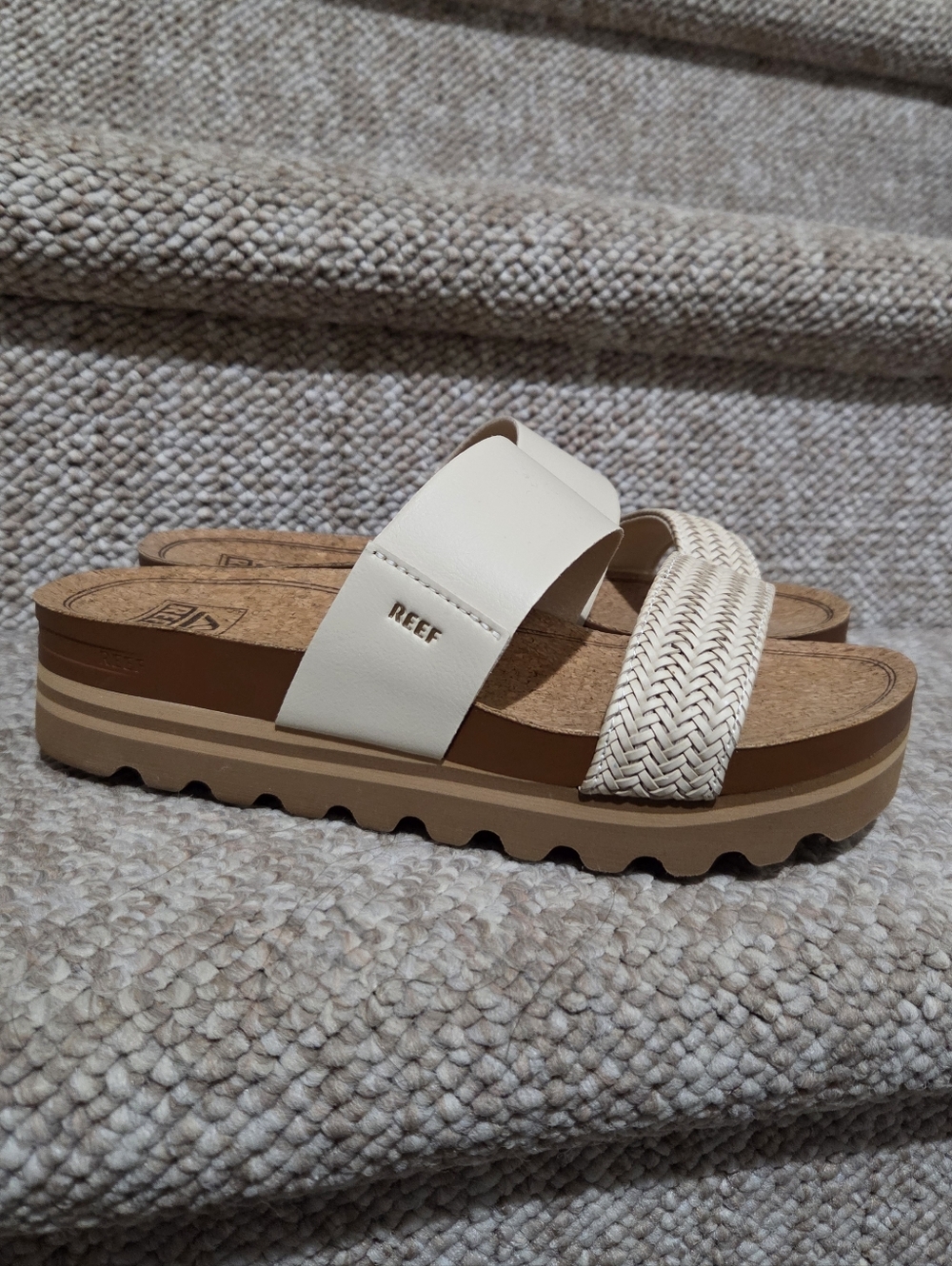 Reef Size 7 Cushion Vista Hi Sandals - Vintage